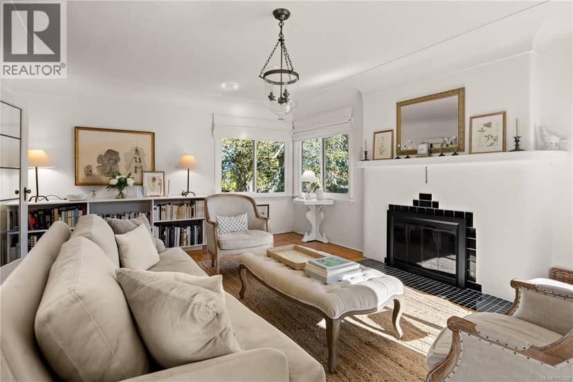 741 Cowper St, Saanich
