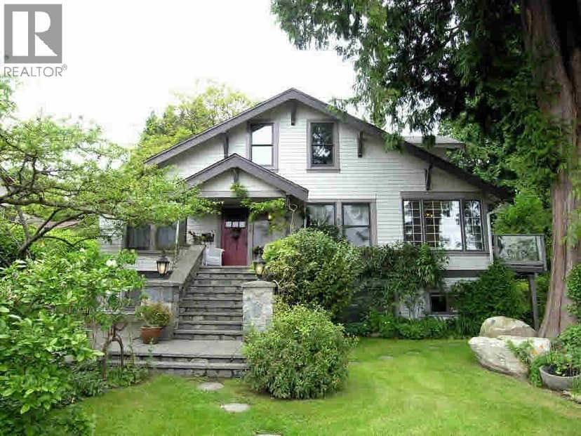 2356 Chesterfield Avenue, North Vancouver