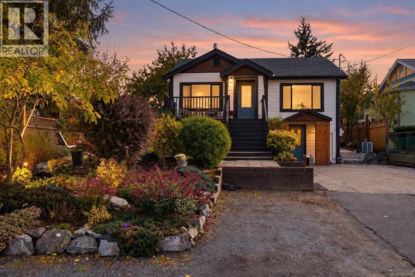 3023 Donald St, Saanich