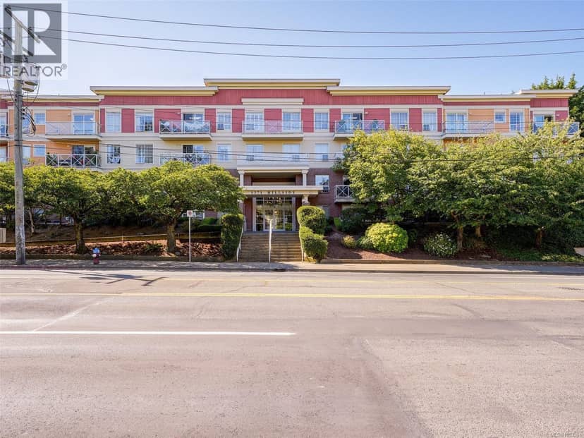 109 1371 Hillside Ave, Victoria