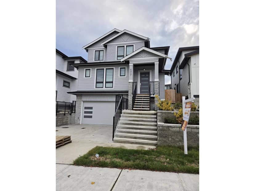 6927 205 Street, Langley