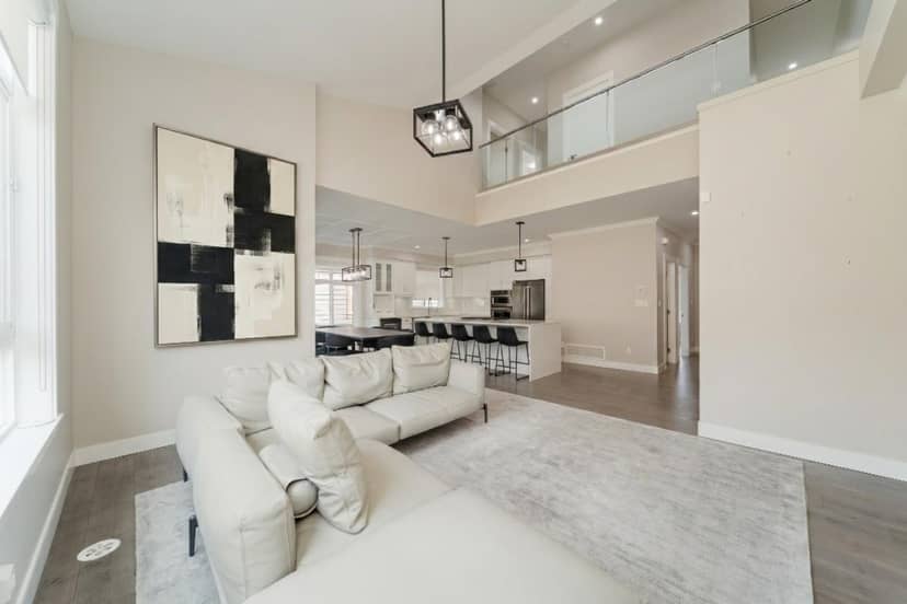 82 17033 Fraser Highway, Surrey