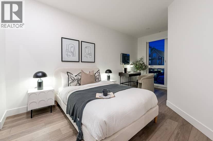 PH7 422 Lakewood Drive, Vancouver