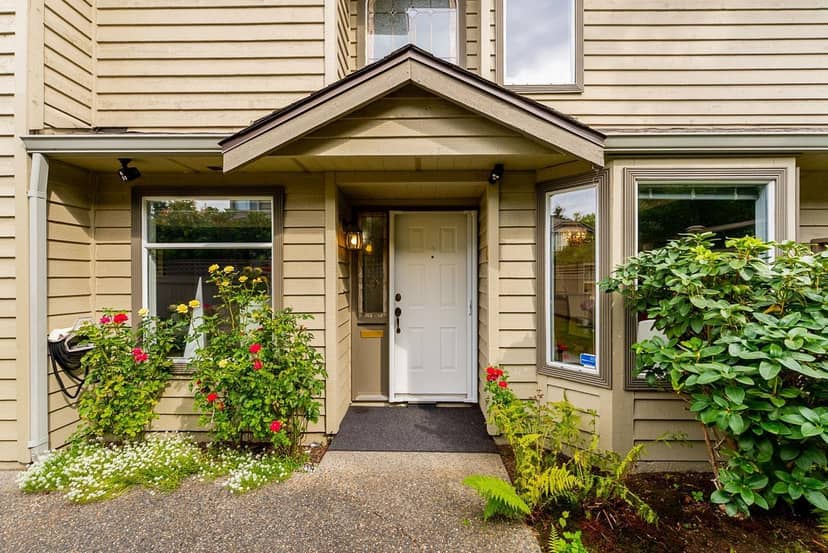 4 9727 152B Street, Surrey