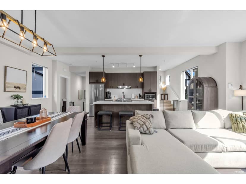 100 8138 204 Street, Langley