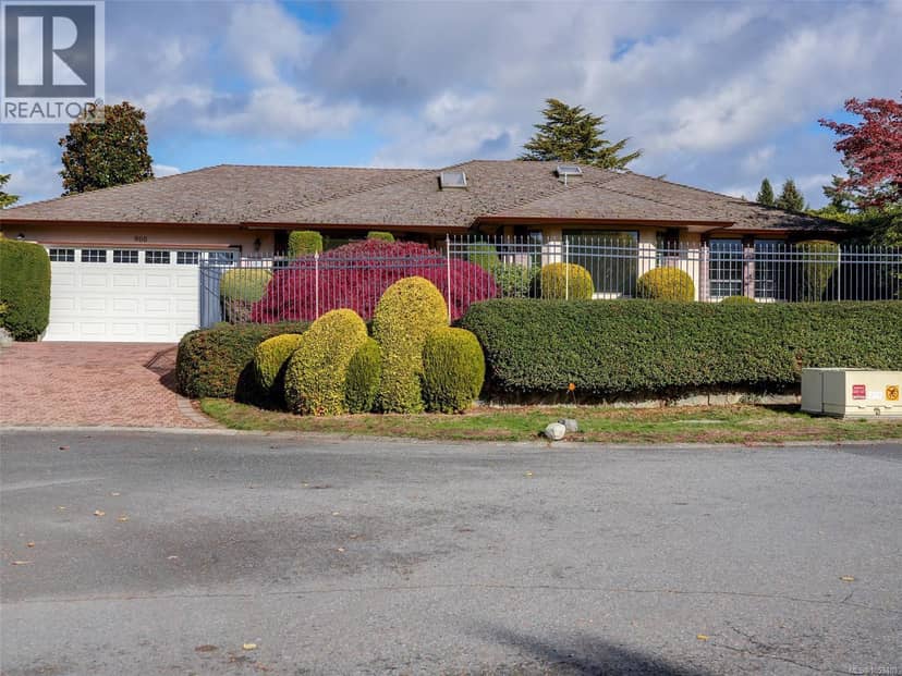 900 Paconla Pl, Central Saanich