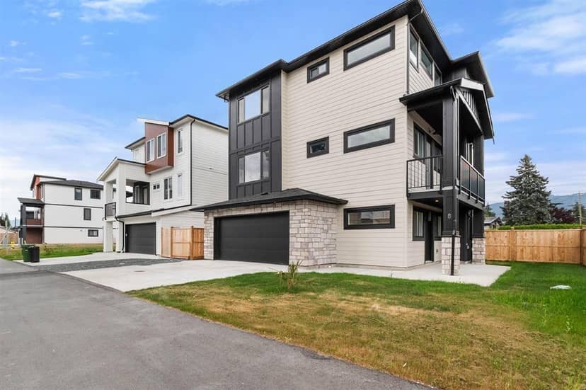 8 45141 WATSON ROAD, Sardis South, Chilliwack