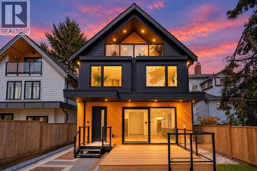 2 950 W 17th Avenue, Vancouver