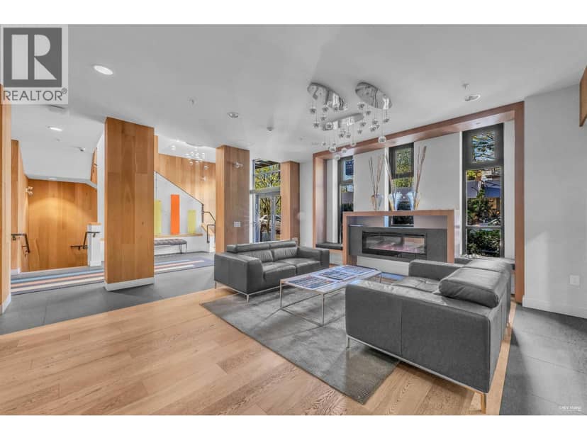 307 733 W 14th Street, North Vancouver