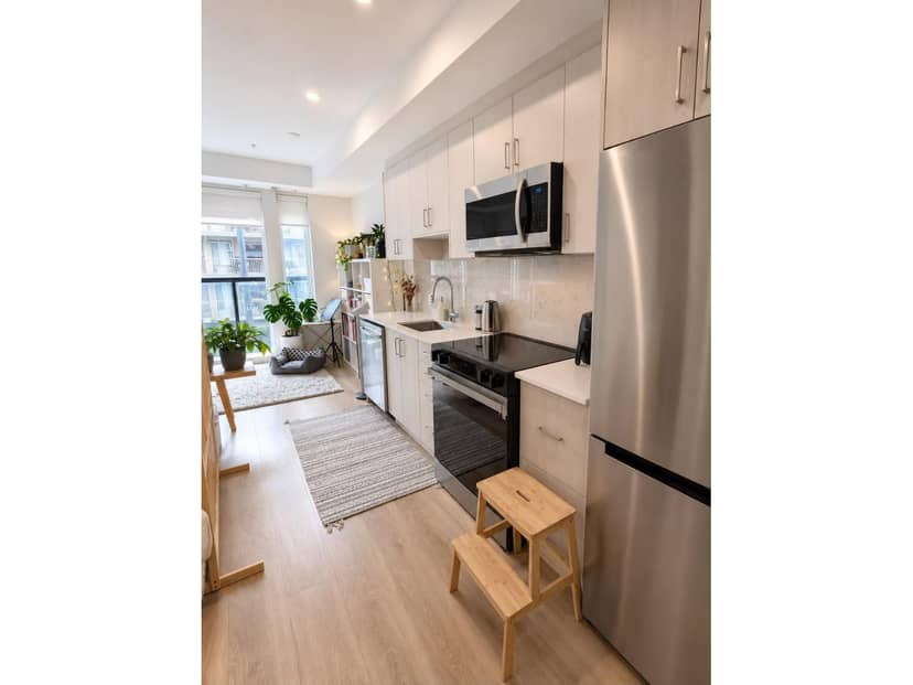 E405 13858 108 Avenue, Surrey